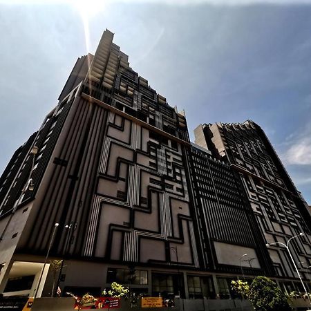 Mykey Imperio B-24-31 Melaka City Luaran gambar