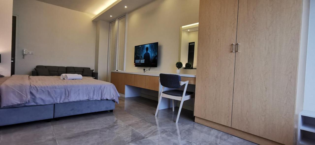 Mykey Imperio B-24-31 Melaka City Luaran gambar